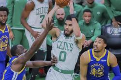 勇士队力争逆袭NBA总决赛